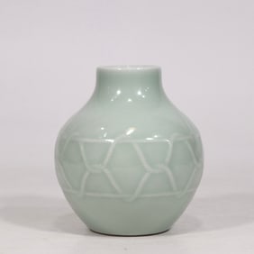 An Exquisite Celadon Glazed Jar