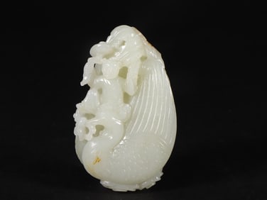 An Exquisite White Jade Figure Pattern Ornament