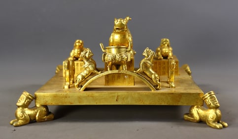 A Set of Fine Gilt Bronze Auspicious Beast Seal