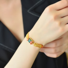 An Exquisite Sterling Silver-Gold Plated Inlaid Jasper Bracelet