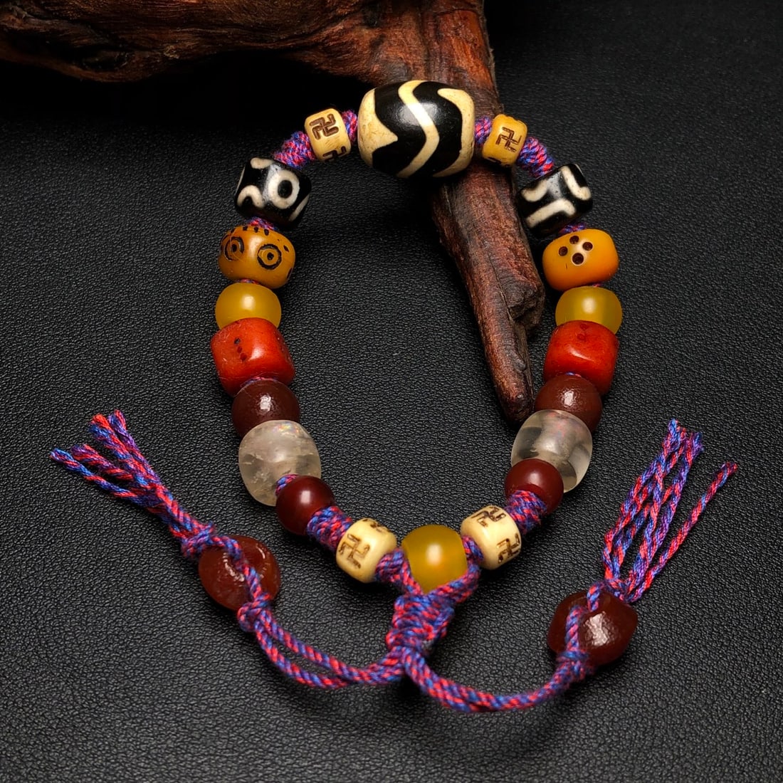 An Exquisite Multi-Gem Bracelets - 9