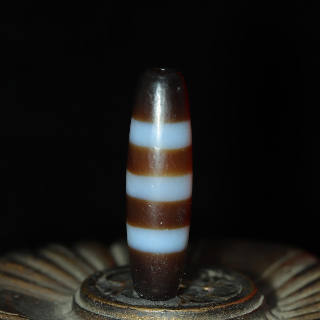 An Exquisite Dzi Bead Pendant: An Exquisite Dzi Bead Pendant?Size?40mmx12mm?Weight?9g ?????