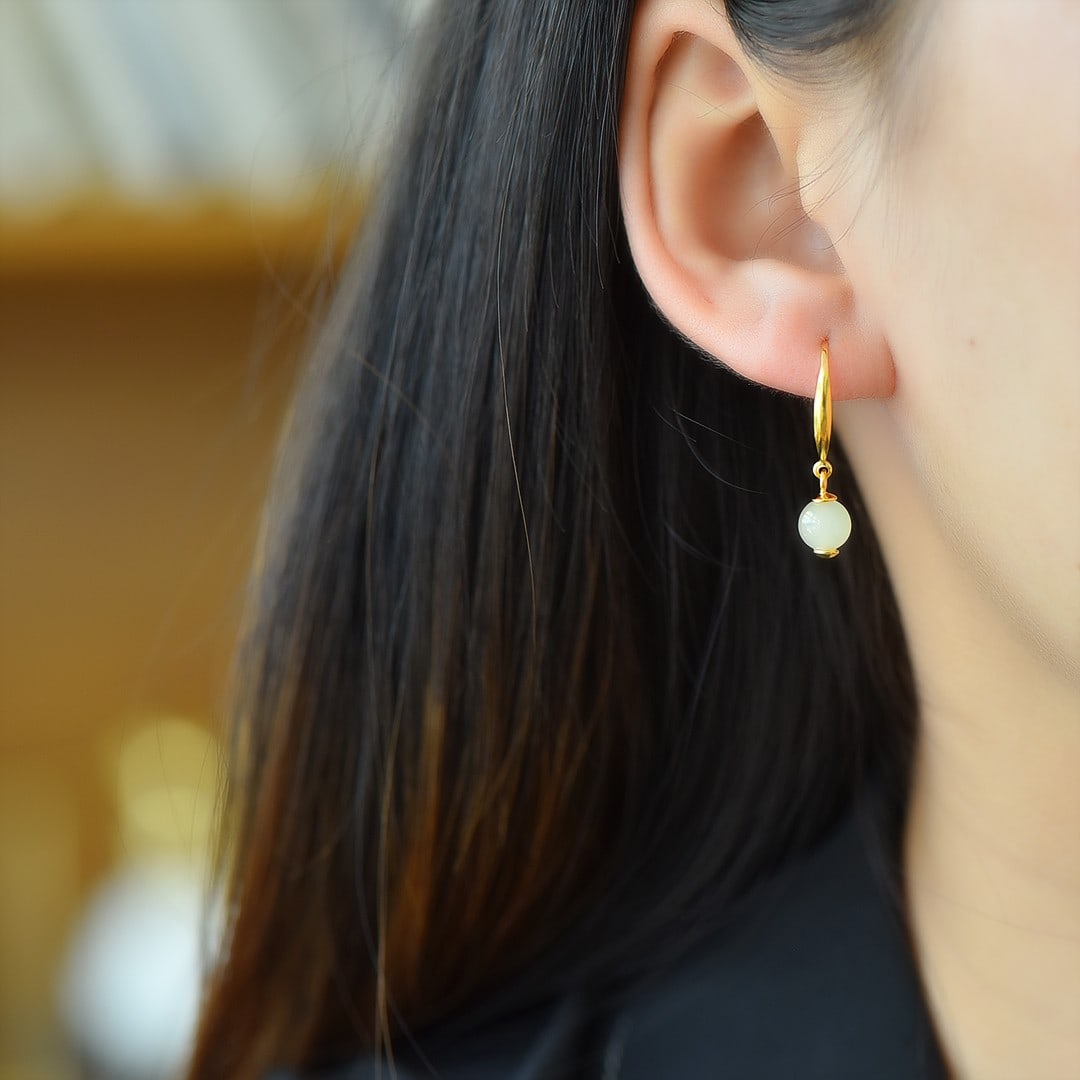 A Pair of Exquisite Sterling Silver-Gold Plated Inlaid White Jade Earrings: A Pair of Exquisite Sterling Silver-Gold Plated Inlaid White Jade Earrings,Size:8mmx8mm ???????????