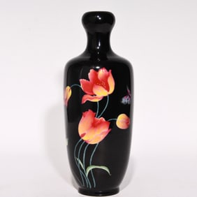 A Precious Enamel Flower and Butterfly Pattern Vase