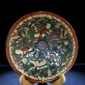 A Rare Tang Tri-Color Glazed Pottery Flower Pattern Bowl