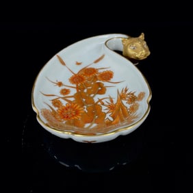 An Exquisite Iron-Red Gilt Flower Pattern Brush Washer