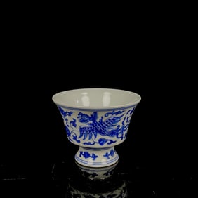 An Exquisite Blue and White Lotus and Phoenix Pattern Cup