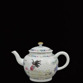 An Exquisite Famille-Rose Rooster Pattern Teapot