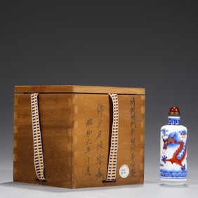 An Exquisite Doucai Seawater and Dragon Pattern Snuff Bottle