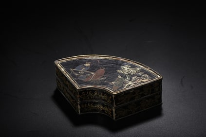 An Exquisite Bronze Carved Lacquer Painted Gold Figure Pattern Box