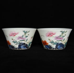 A Pair of Exquisite Famille-Rose Flower and Butterfly Pattern Cups