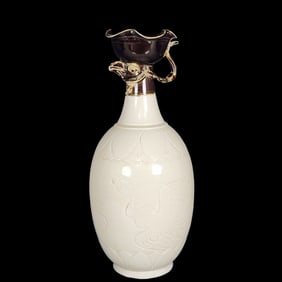 A Rare Ding yao Phoenix Pattern Vase