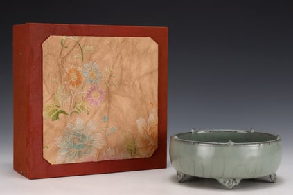 An Exquisite Guan yao Celadon Glazed Brush Washer,with an Imperial Poem by Emperor Qianlong