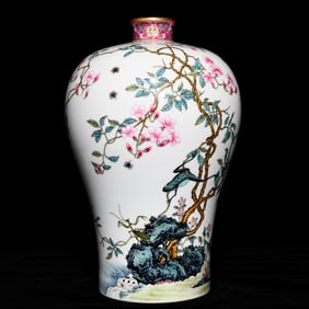 A Rare Famille-Rose Flower and Butterfly Pattern Vase,With Poem