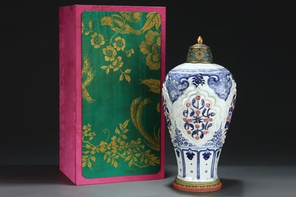 A Huge Blue and White Underglaze-Red Flower Pattern Bottle