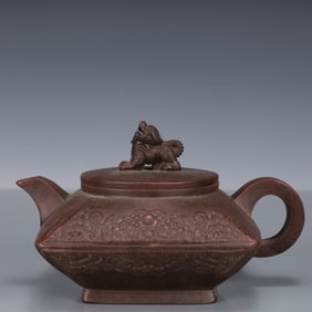 An Exquisite Purple Sands Flower Pattern Teapot