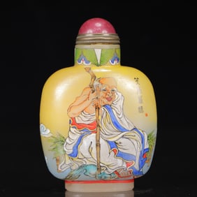 An Exquisite Glass Figure Pattern Snuff Bottle