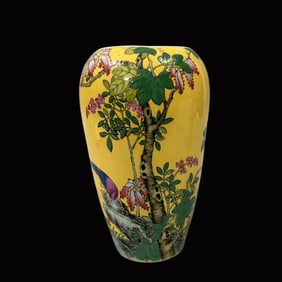 An Exquisite Enamel Flower and Bird Pattern Vase,with poem