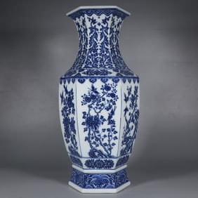 A Huge Blue and White Flower and Bird Pattern Vase