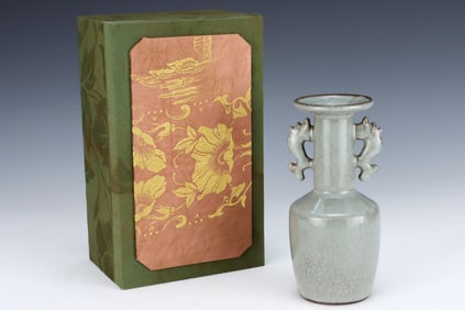 An Exquisite Guan yao Double-Ears Vase