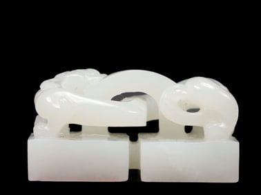 An Exquisite White Jade Dragon Pattern Seal