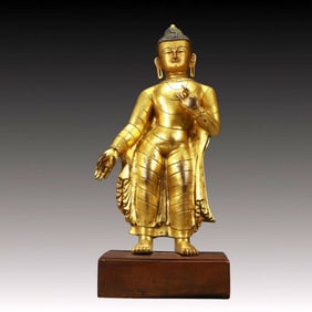 A Solemn Gilt Bronze Statue of Sakyamuni