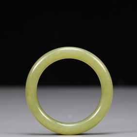 An Exquisite Sapphire Bracelets