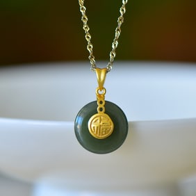 An Exquisite Sterling Silver-Gold Plated Inlaid Jasper Pendant