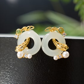 A Pair of Exquisite  Sterling Silver-Gold Plated Inlaid White Jade Earrings, Inlaid Pearl