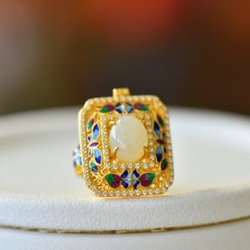 An Exquisite Sterling Silver-Gold Plated Inlaid White Jade Enamel Ring