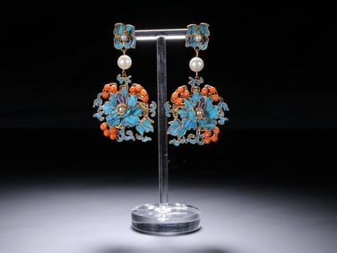 An Exquisite Gilt Bronze Inlaid Gems Earrings