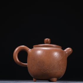 An Exquisite  Purple Sands Figure Pattern Teapot