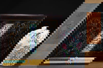 An Exquisite Famille-Rose Painted Gold Flower and Bird Pattern with poem Vase