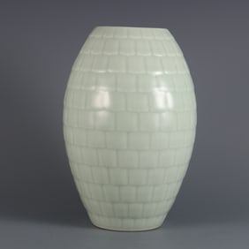 An Exquisite Celadon Glazed Vase