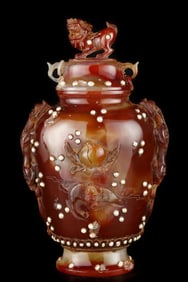An Exquisite Agate Bats and Peach Pattern Double-Ears Vase