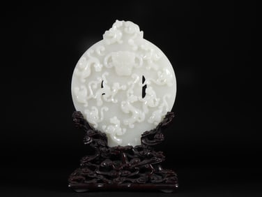 An Exquisite White Jade Chi-Dragon Pattern Ornament