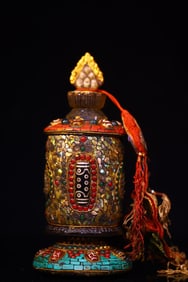 An Exquisite Crystal Inlaid Gems Jar