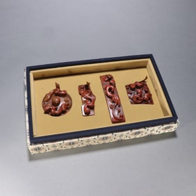 A Set of Fine Agate Chi-Dragon Pattern Ornament