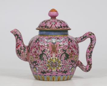 An Exquisite Famille-Rose Painted Gold Bats and Peach Pattern Lotus Pattern Teapot