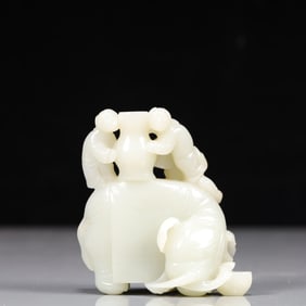 A Exquisite White Jade Elephant Ornament