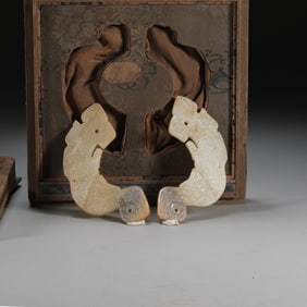 A Pair of Exquisite White Jade Ornament