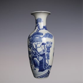 An Exquisite Blue and White Character and Story Pattern Vase