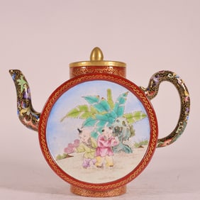 An Exquisite Purple Sands Famille-Rose Painted Gold Character and Story Pattern Lotus Pattern Teapot