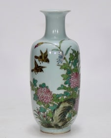 An Exquisite Enamel Flower and Bird Pattern with poem Vase