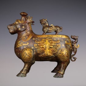 An Exquisite Bronze Inlaid Gold Beast-Face Pattern Auspicious Beast-Shaped Censer