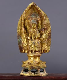 An Exquisite Gilt Bronze Buddha Statue