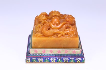 An Exquisite Shoushan Stone Dragon Pattern Seal