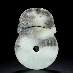 An Exquisite White Jade Dragon Pattern Ornament