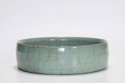 An Exquisite Guan yao Brush Washer