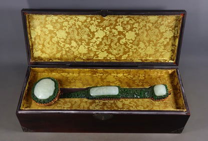 An Exquisite Jasper Inlaid White Jade Cover with Gold Landscape and Figure Pattern Ruyi